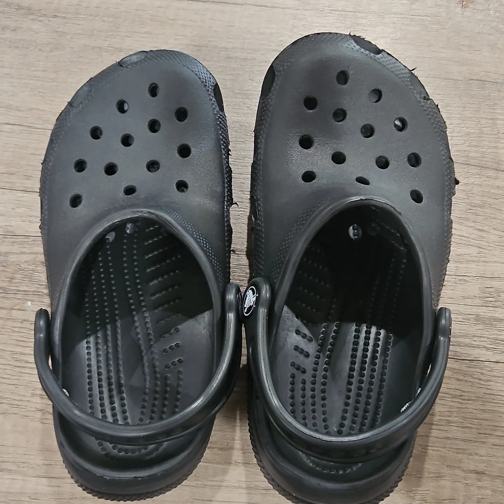 CROCS new never